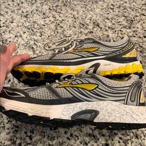 brooks trance 11 grey